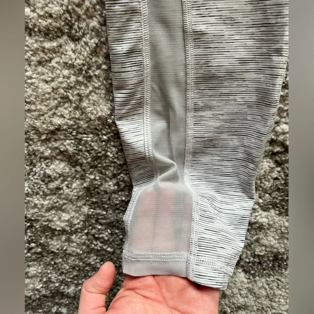 Lululemon leggings size 6 - Picture 5 of 5